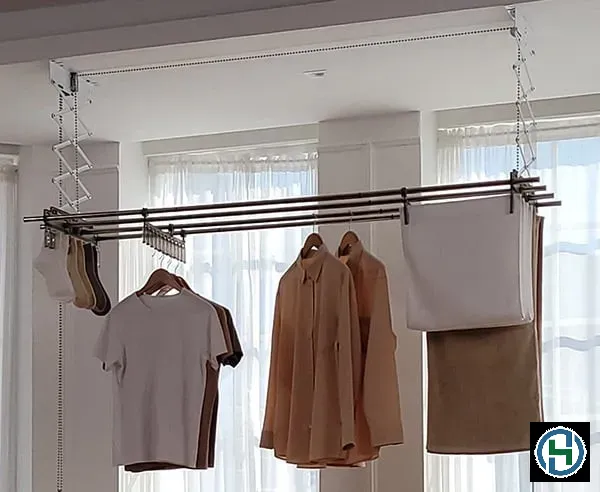 Tránh ánh nắng trực tiếp là quy tắc sống còn để giữ màu sắc trang phục