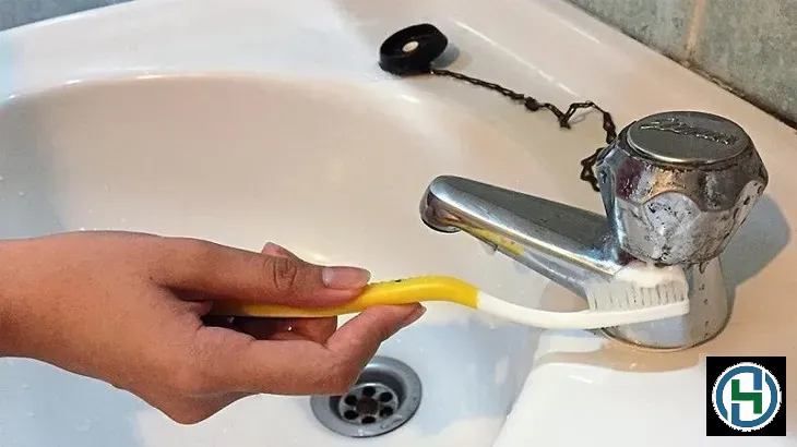 Kỹ thuật tráng bát dưới vòi nước chảy giúp loại bỏ hoàn toàn bọt xà phòng và vi khuẩn