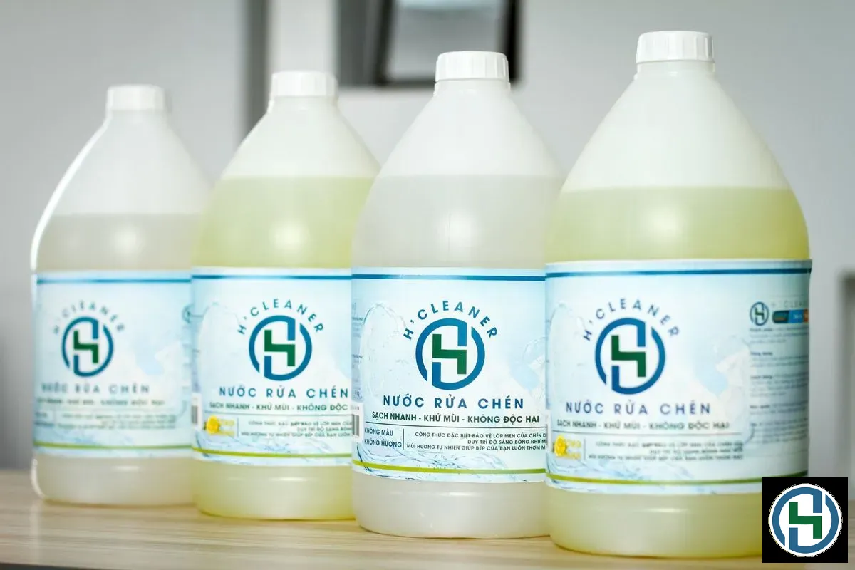 Kiểm tra kỹ tem nhãn và mã vạch để đảm bảo mua đúng sản phẩm HCleaner chính hãng