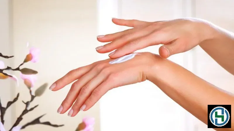Chăm sóc da tay sau khi dọn dẹp là bước không thể thiếu để duy trì sự mềm mại