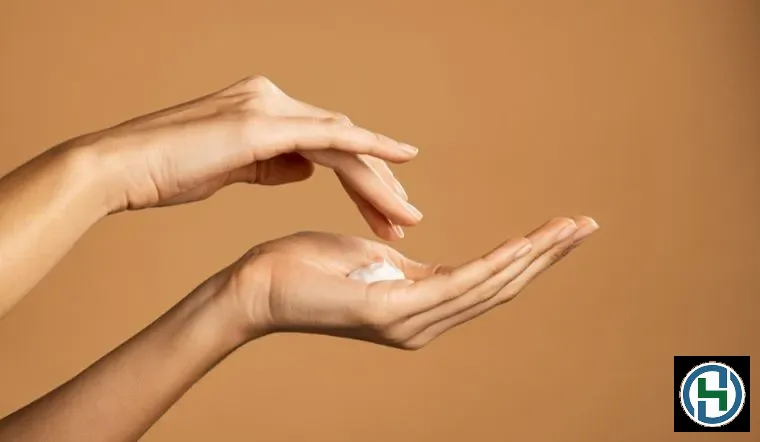 Dưỡng ẩm ngay sau khi tiếp xúc với chất tẩy rửa là chìa khóa để bảo vệ làn da Eczema