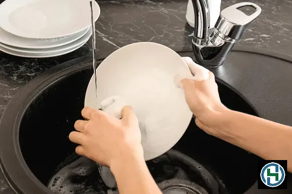 Chén bát sạch bong dầu mỡ và sáng bóng nhờ công thức ưu việt của HCleaner