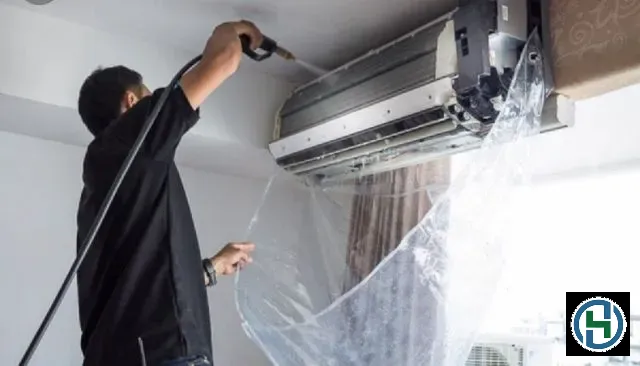Thực hiện vệ sinh máy lạnh đúng cách giúp đảm bảo hiệu suất hoạt động và không khí trong lành