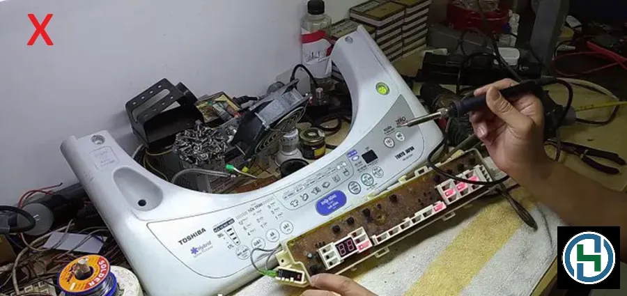 dau-hieu-may-giat-hu-board-mach-2 Kiểm tra hệ thống dây dẫn và linh kiện định kỳ là bước quan trọng trong bảo trì đồ gia dụng