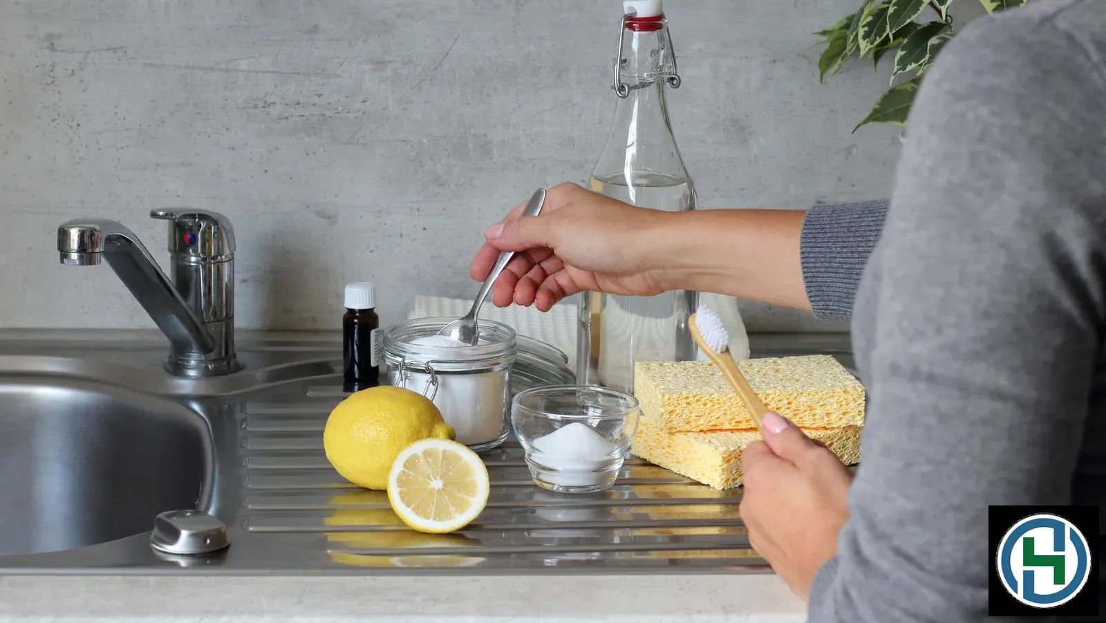 l-intro-1714313134 Làm sạch bồn rửa bát bằng chanh và baking soda giúp diệt khuẩn hiệu quả