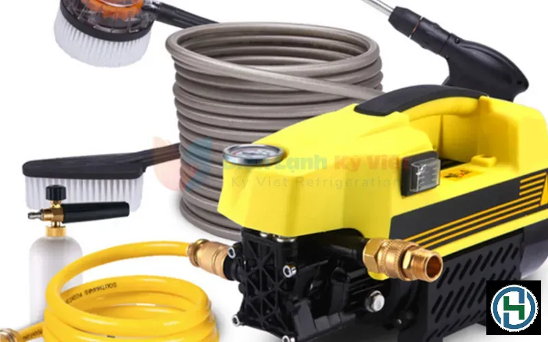 Bộ dụng cụ chuyên dụng cần thiết để tự thực hiện hướng dẫn vệ sinh máy lạnh sạch tại nhà