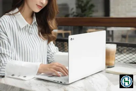 Mua sắm trực tuyến tại các gian hàng Mall giúp đảm bảo nhận được sản phẩm chính hãng
