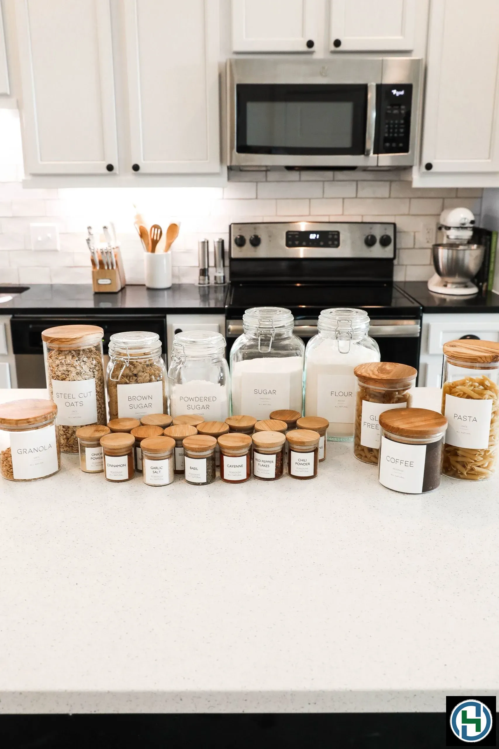 spice-jars-kitchen-labels-free-printout-pantry-cabinet-organization-daily-dose-of-charm-lauren-lindmark-img_4346-scaled-1 Sắp xếp đồ dùng nhà bếp khoa học giúp thanh lọc không gian và tăng hiệu suất sử dụng